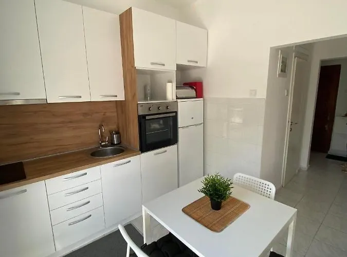 Sunny Apartment *